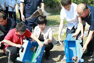 香川真司：冈崎慎司退役让我感到寂寞，荣幸和他同一个时代踢球